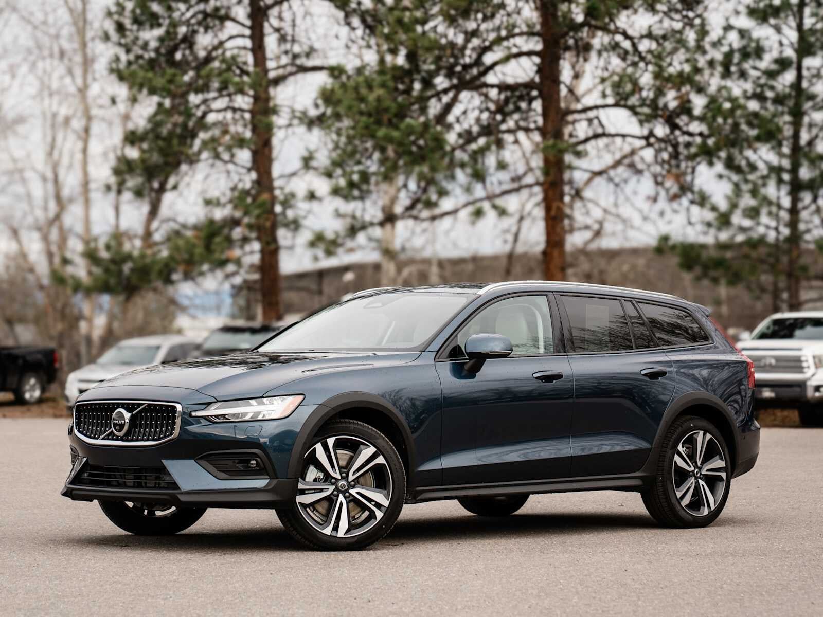 2026 VOLVO V60CC