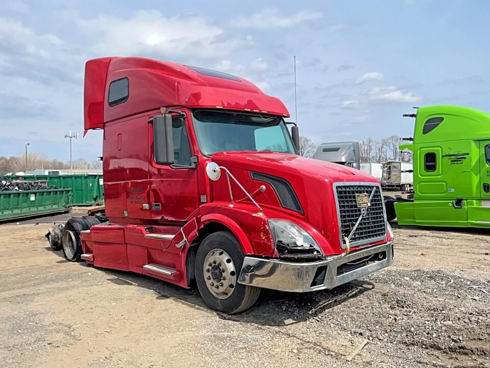 2012 VOLVO TRUCK VNL