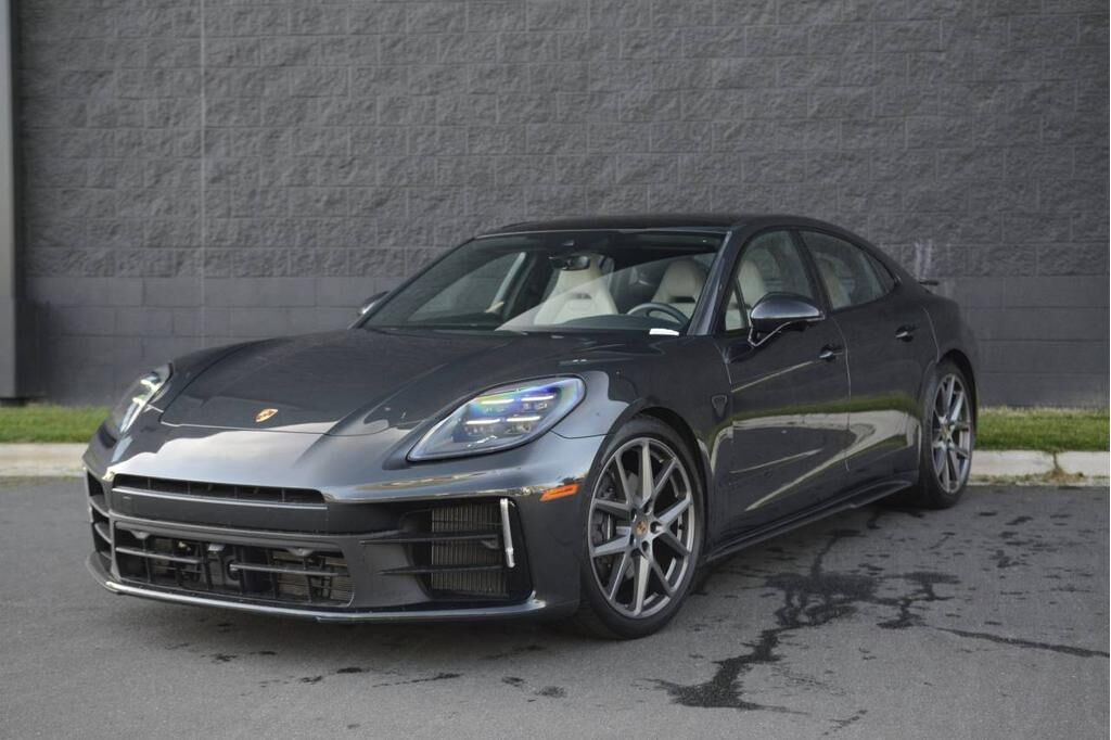 2024 PORSCHE Panamera