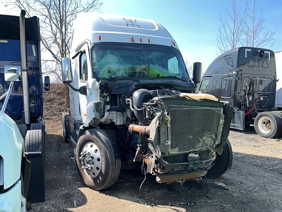 2015 FREIGHTLINER Cascadia
