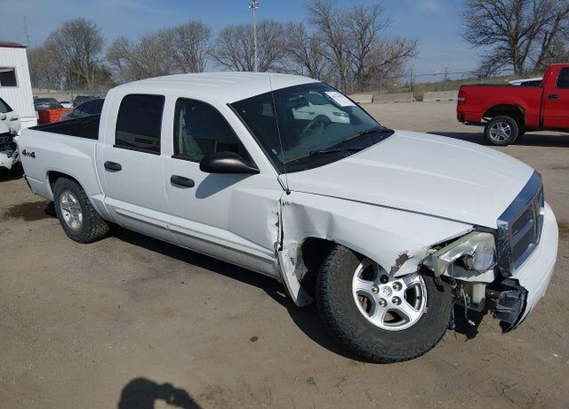 2005 DODGE Dakota