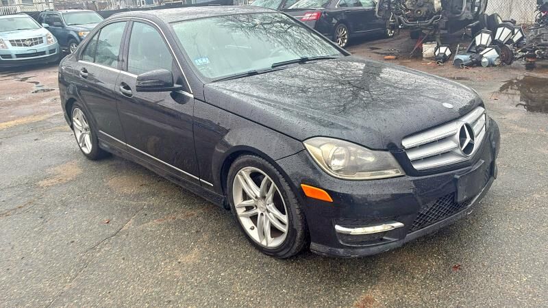 2013 MERCEDES-BENZ C-Class
