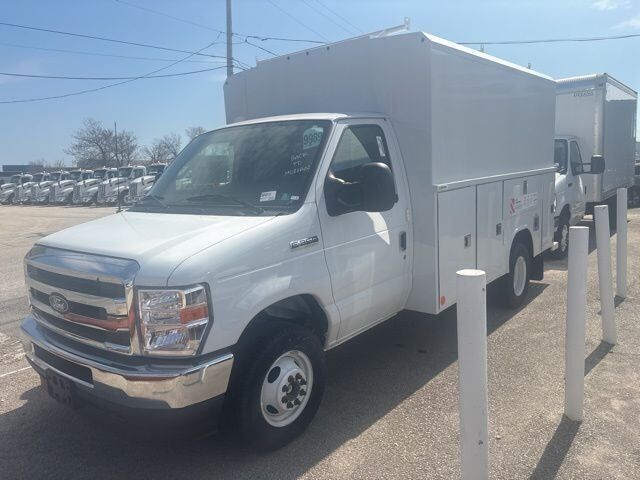 2026 FORD E-350