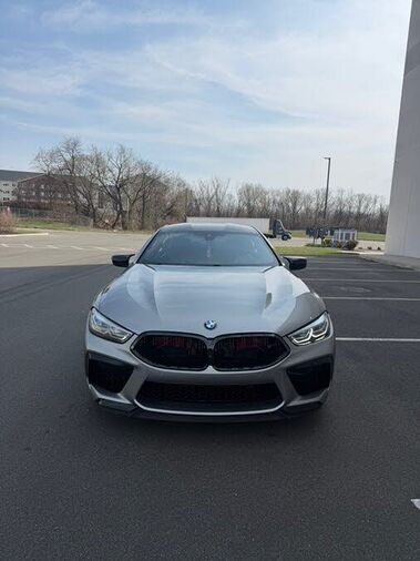 2022 BMW M8