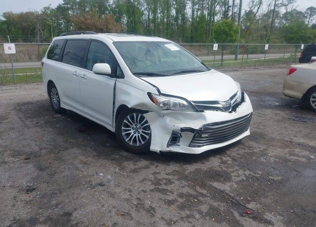 2018 TOYOTA Sienna