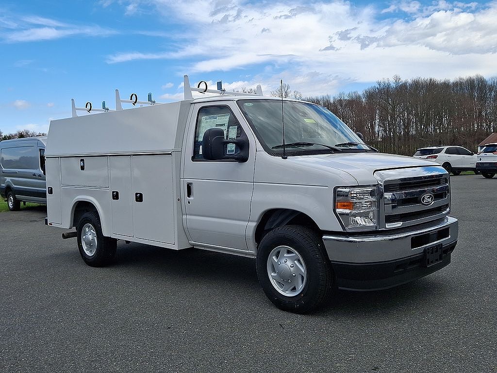2026 FORD E-350