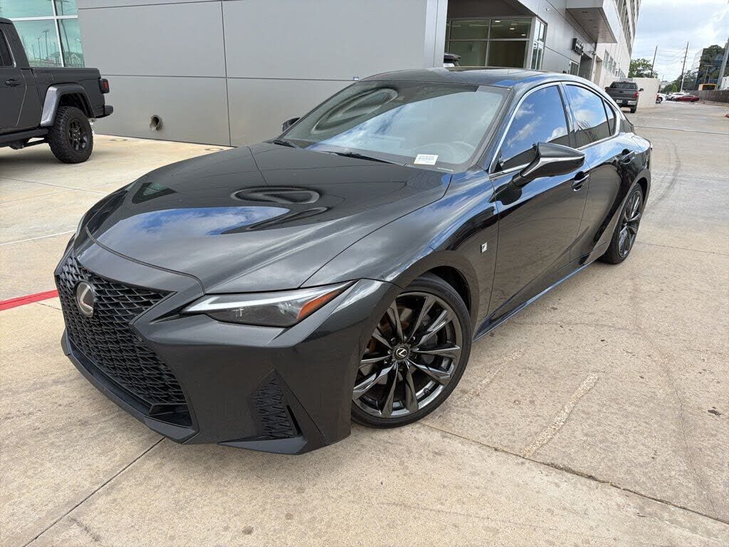 2021 LEXUS IS