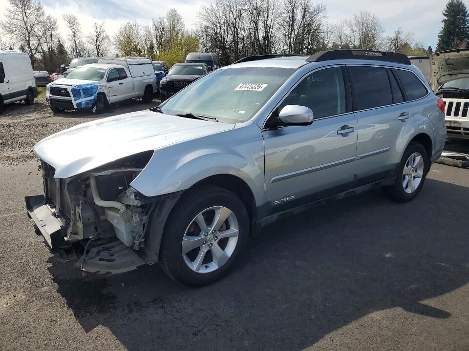 2013 SUBARU Outback