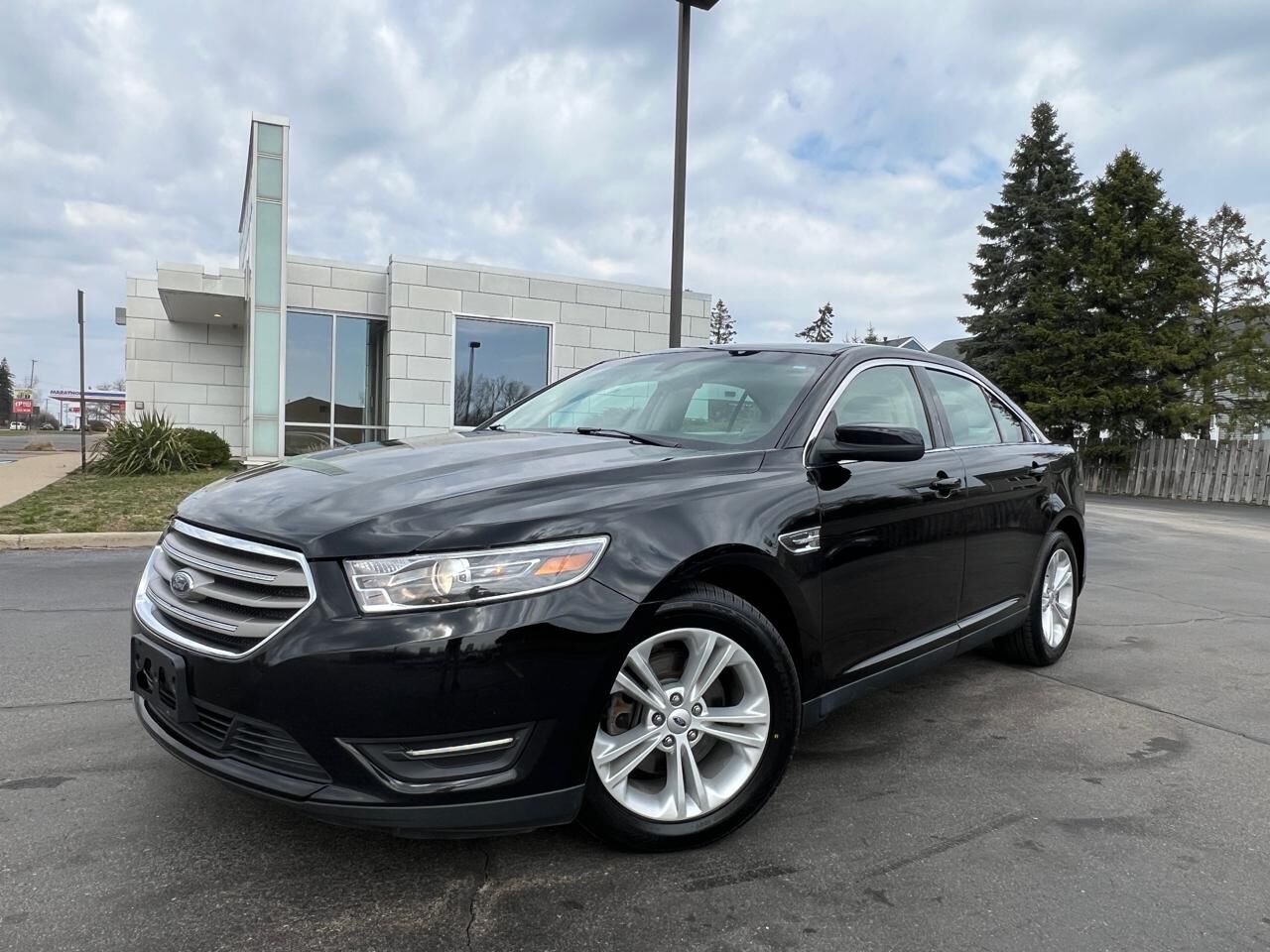 2017 FORD Taurus