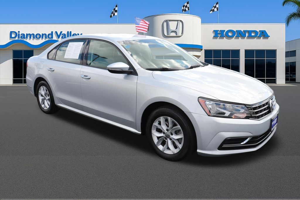 2018 VOLKSWAGEN Passat