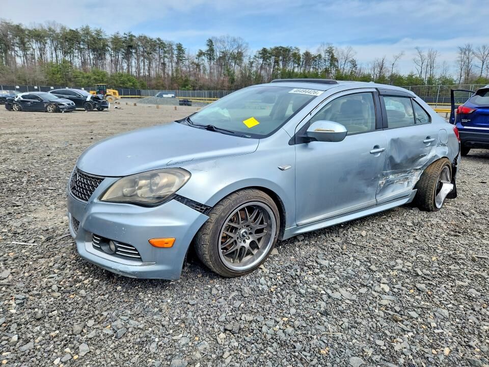 2011 SUZUKI Kizashi