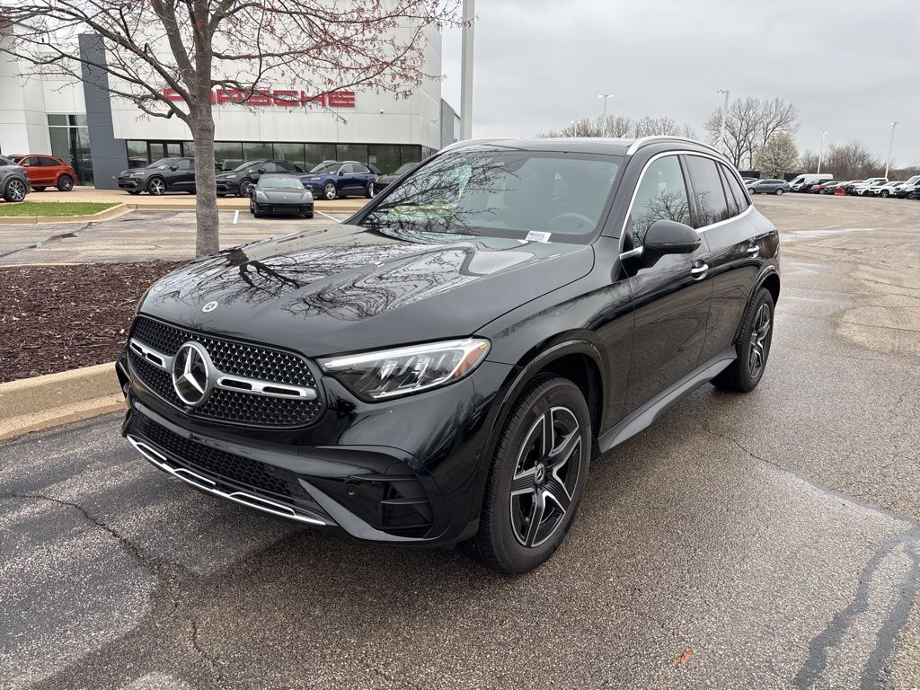 2025 MERCEDES-BENZ GLC-Class