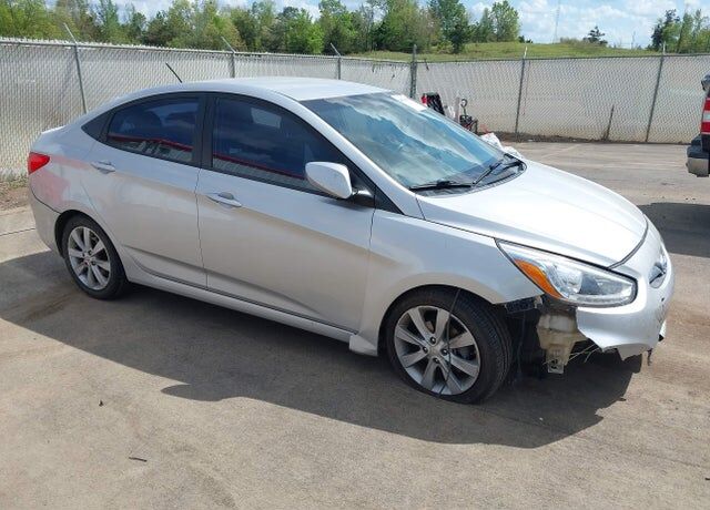 2014 HYUNDAI Accent