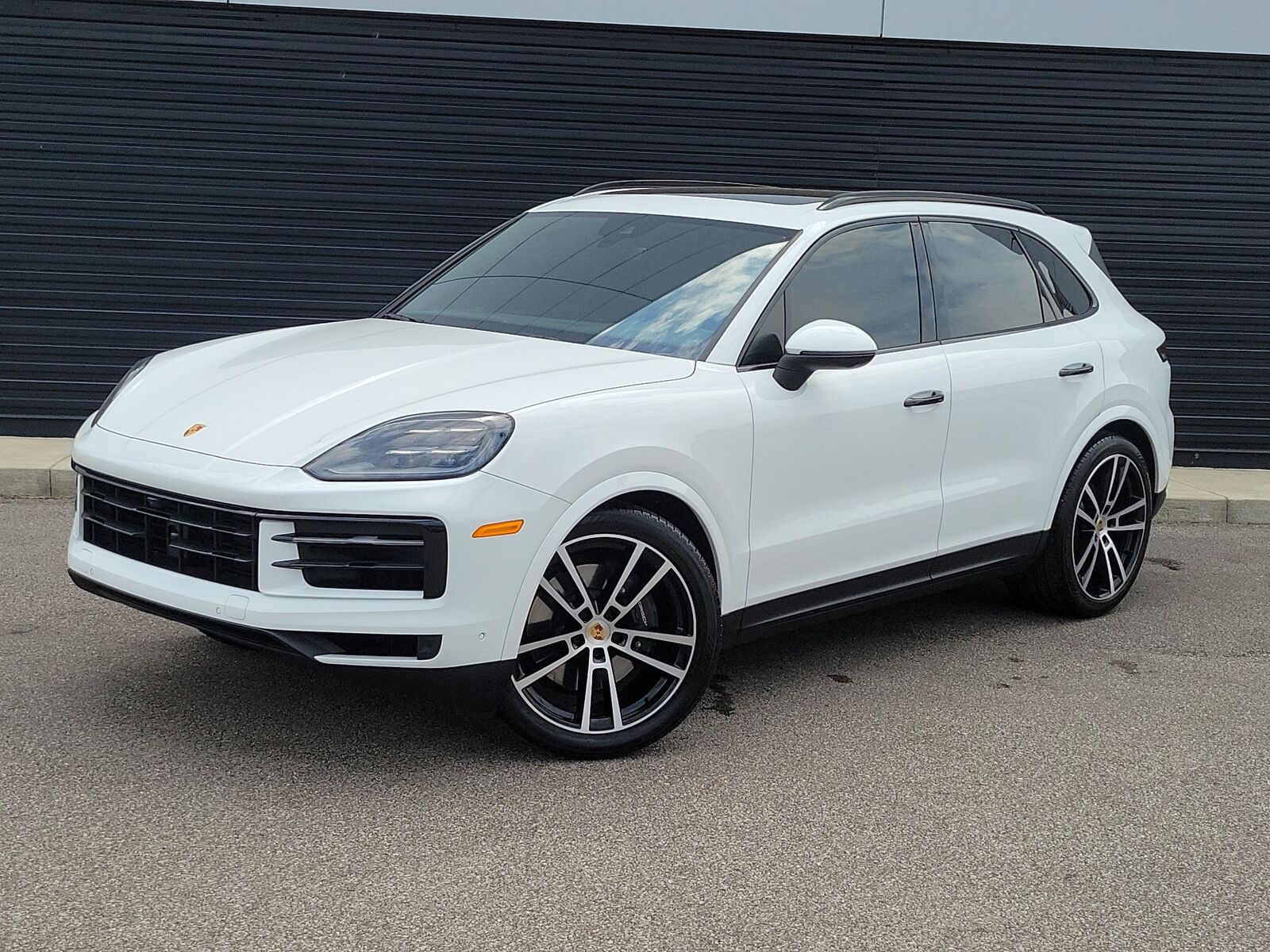 2024 PORSCHE Cayenne
