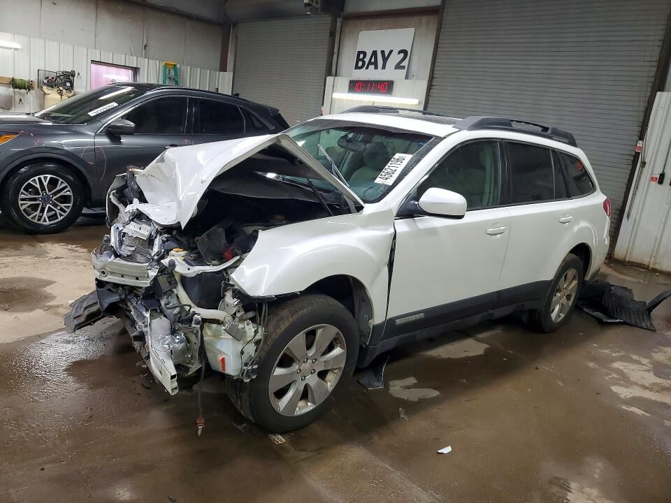 2011 SUBARU Outback