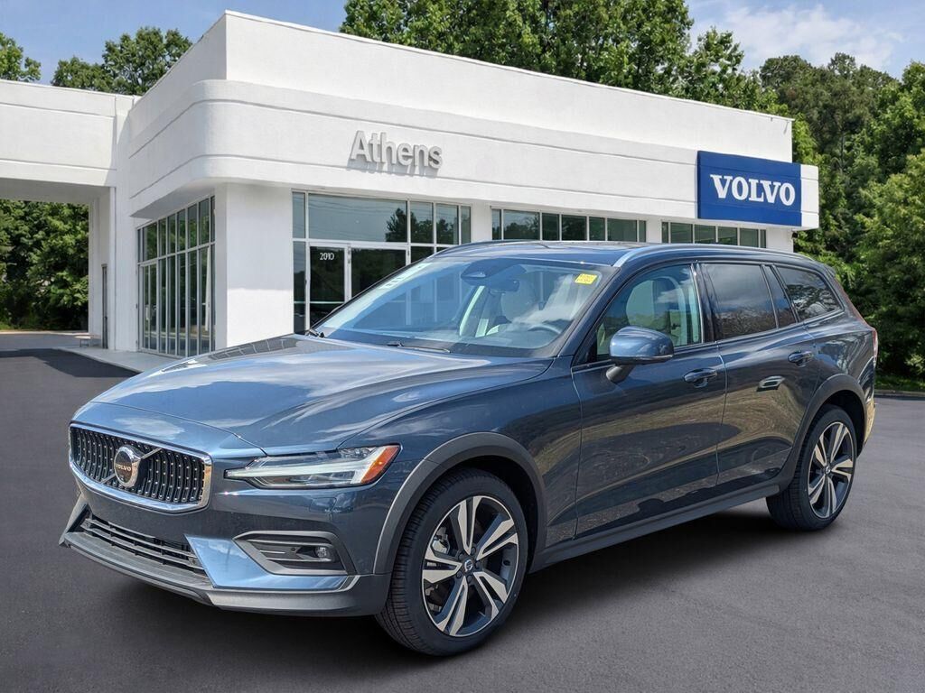 2026 VOLVO V60CC