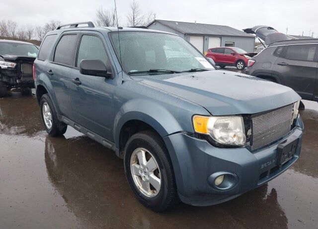 2011 FORD Escape