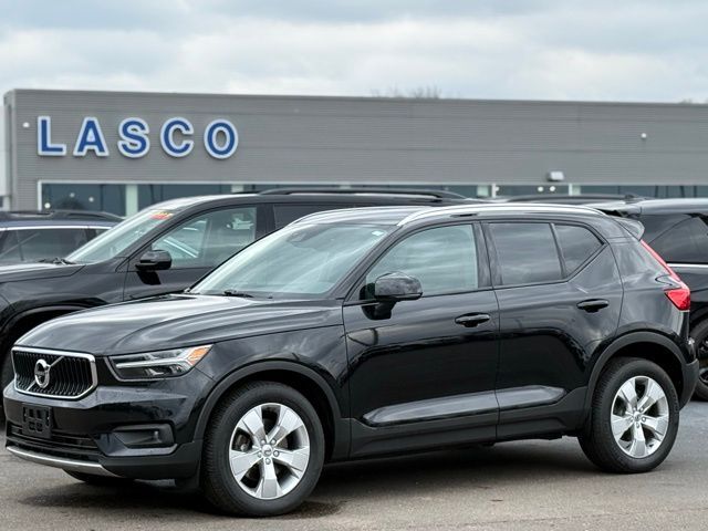 2021 VOLVO XC40