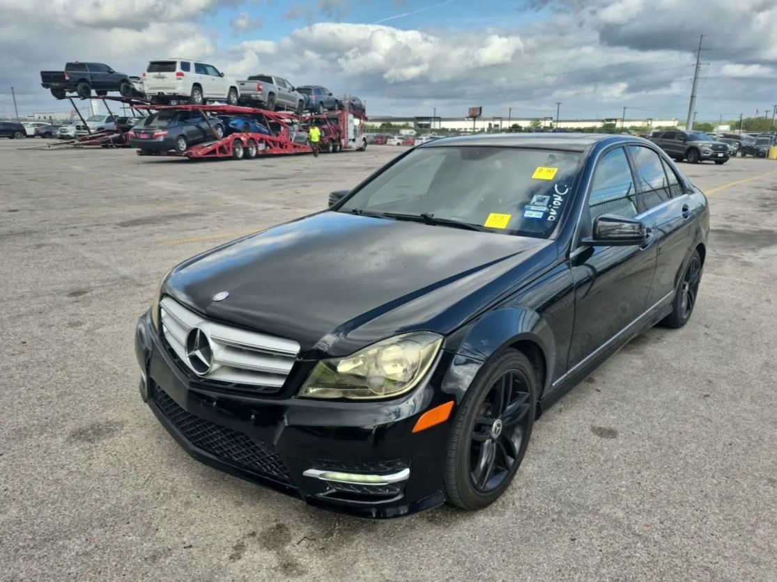 2013 MERCEDES-BENZ C-Class