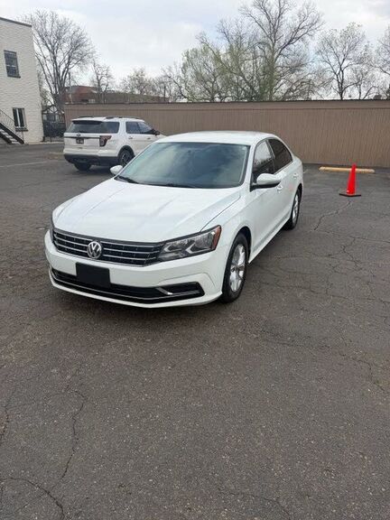2018 VOLKSWAGEN Passat
