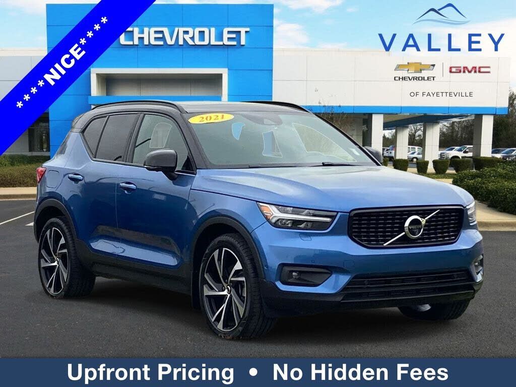 2021 VOLVO XC40
