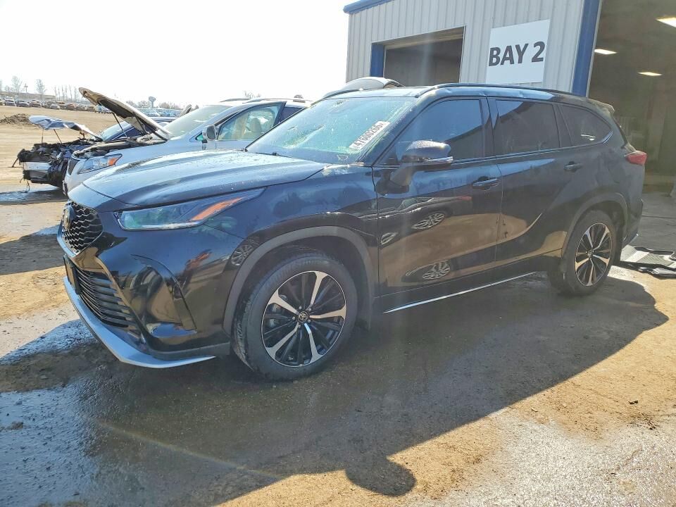 2021 TOYOTA Highlander