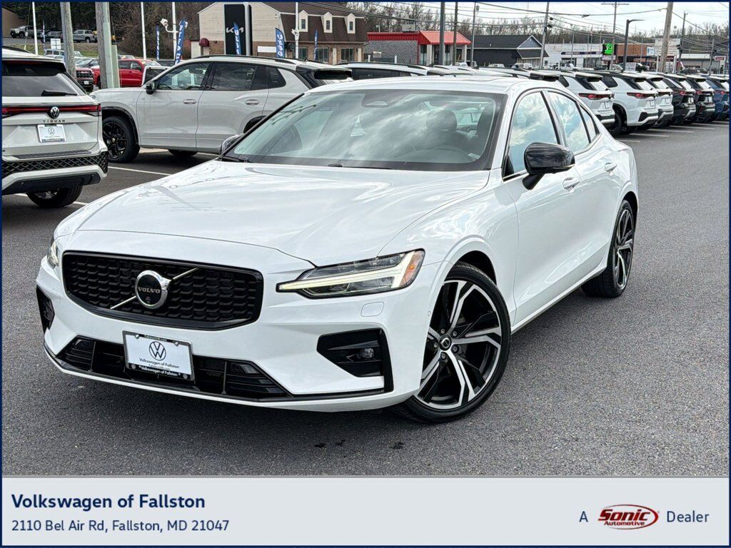2024 VOLVO S60