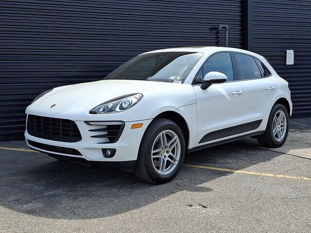 2017 PORSCHE Macan