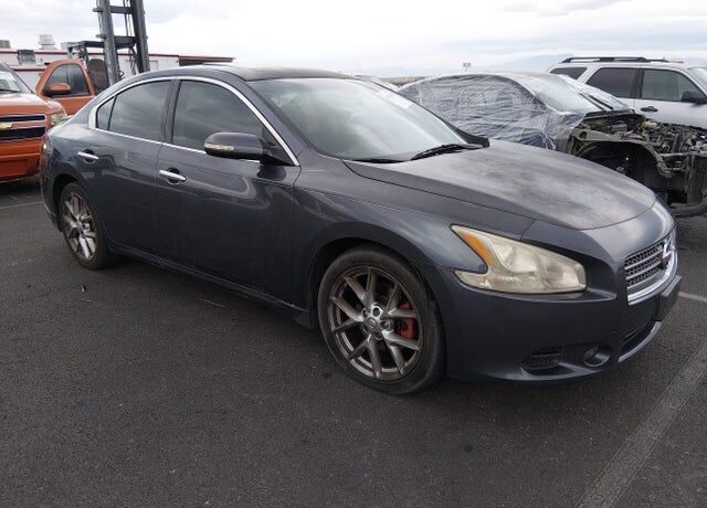 2010 NISSAN Maxima