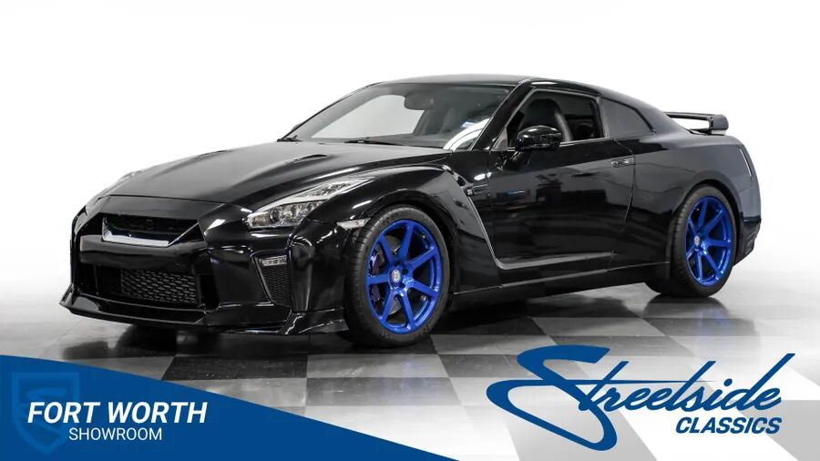 2013 NISSAN GT-R