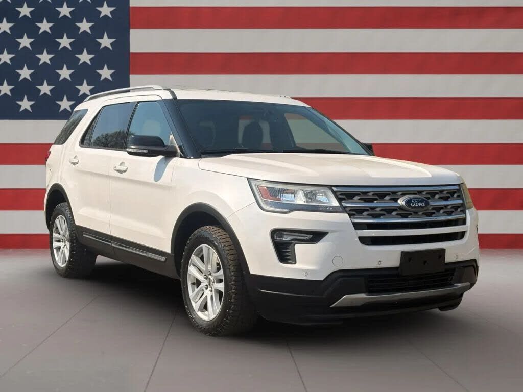 2018 FORD Explorer