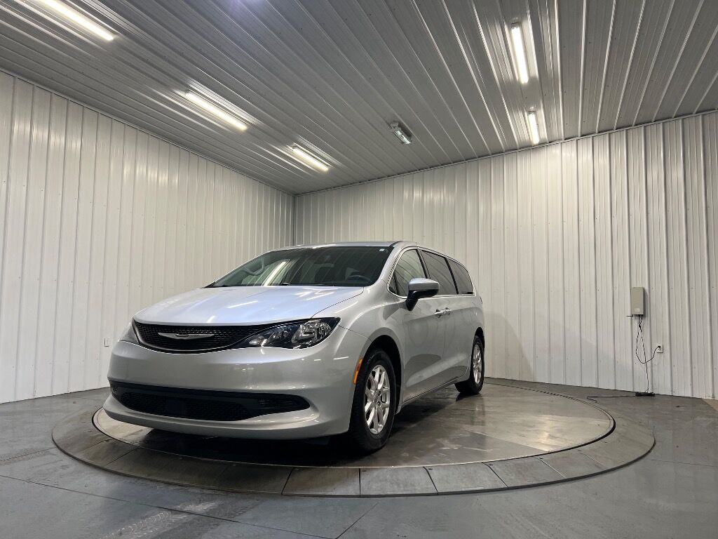 2023 CHRYSLER Voyager