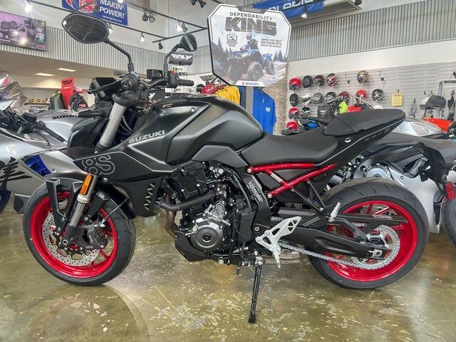 2025 SUZUKI GSX-8S