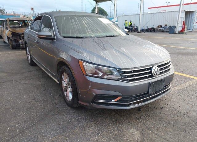 2017 VOLKSWAGEN Passat