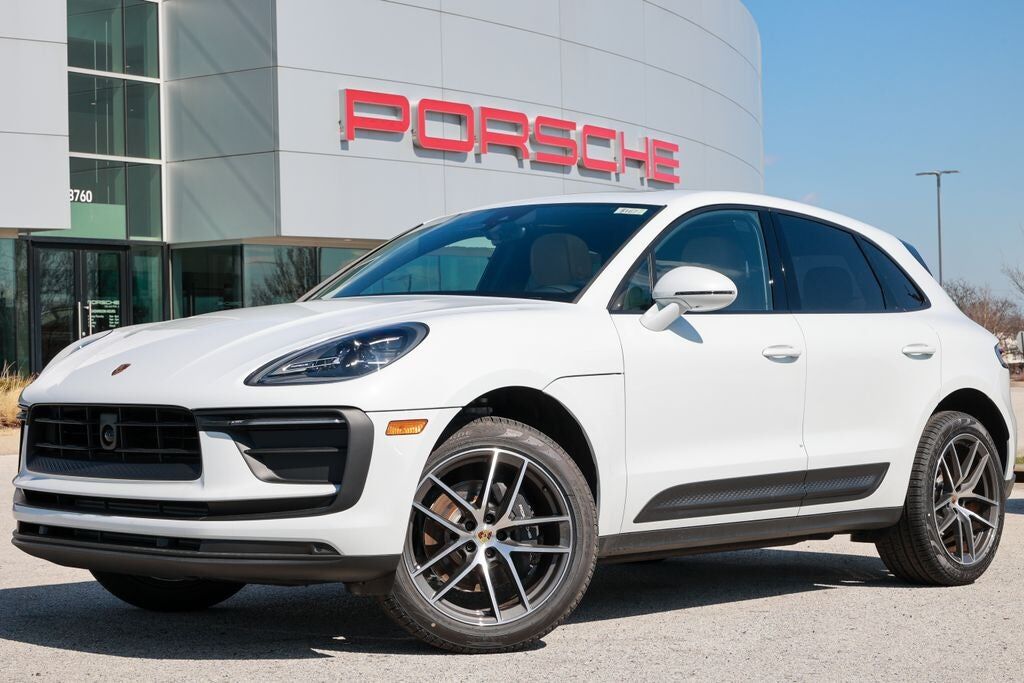 2026 PORSCHE Macan