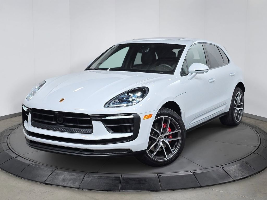 2024 PORSCHE Macan