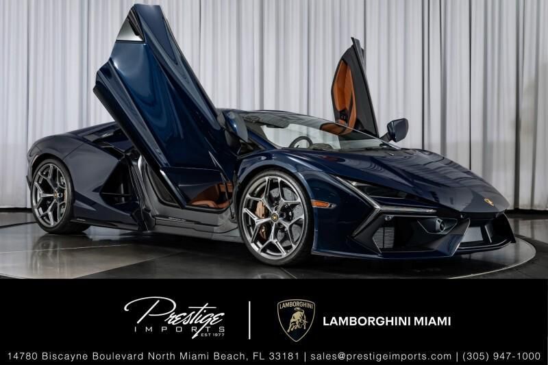 2025 LAMBORGHINI Revuelto