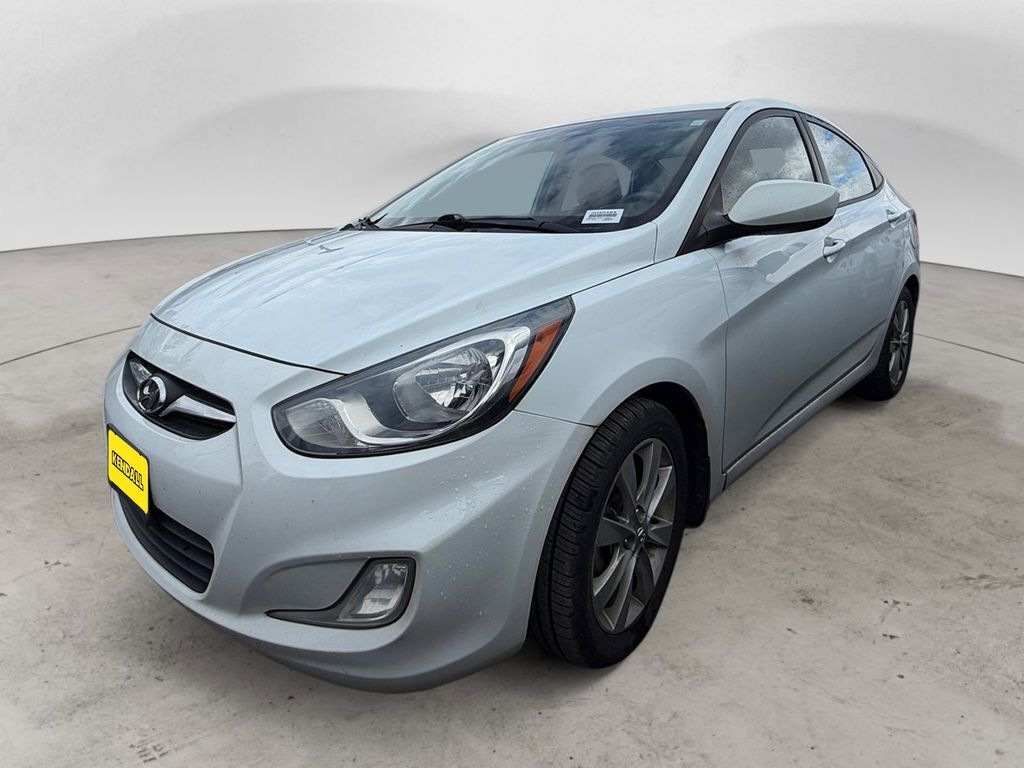 2013 HYUNDAI Accent