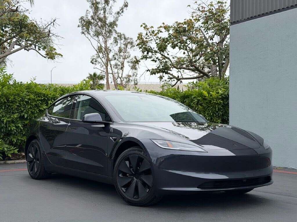 2026 TESLA Model 3