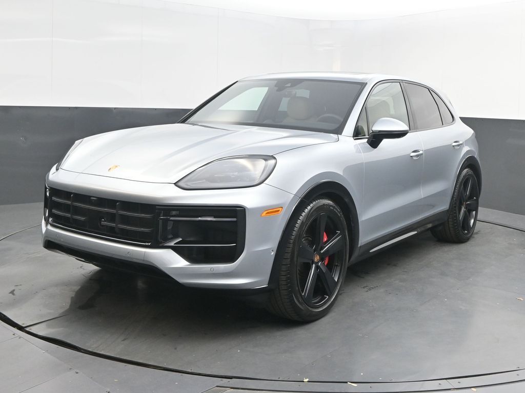 2025 PORSCHE Cayenne