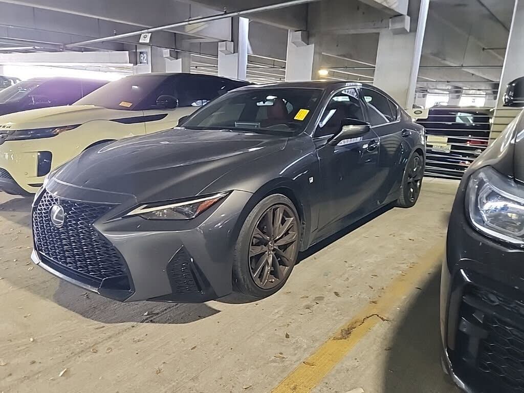 2022 LEXUS IS