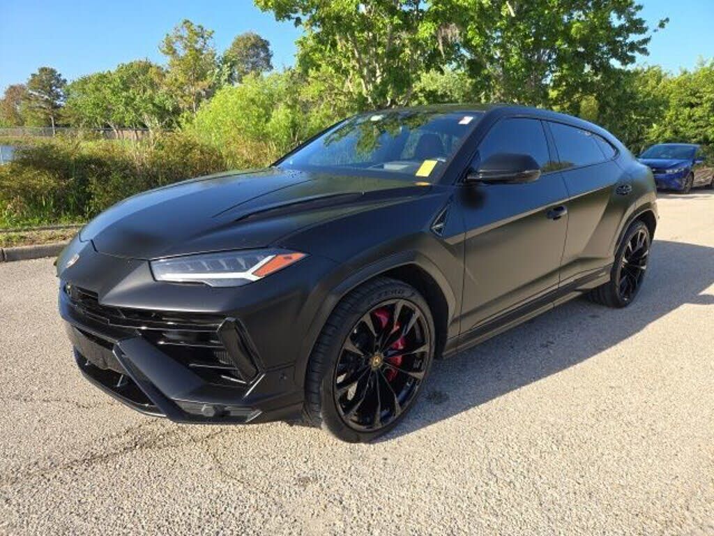 2024 LAMBORGHINI URUS