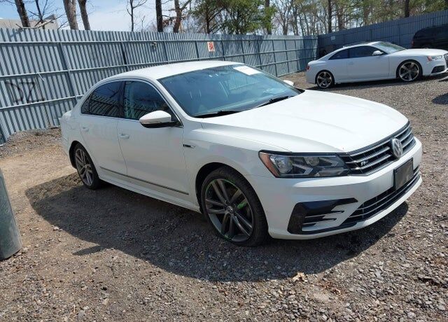 2017 VOLKSWAGEN Passat