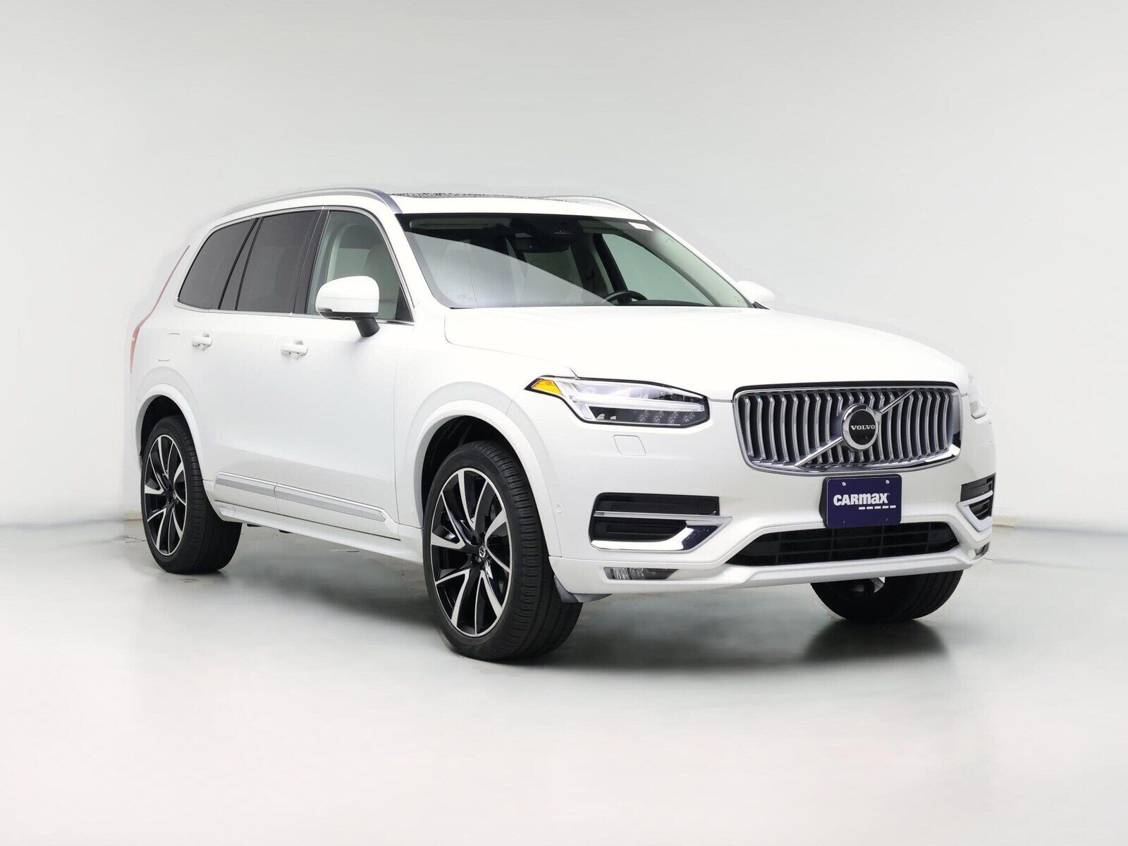 2023 VOLVO XC90