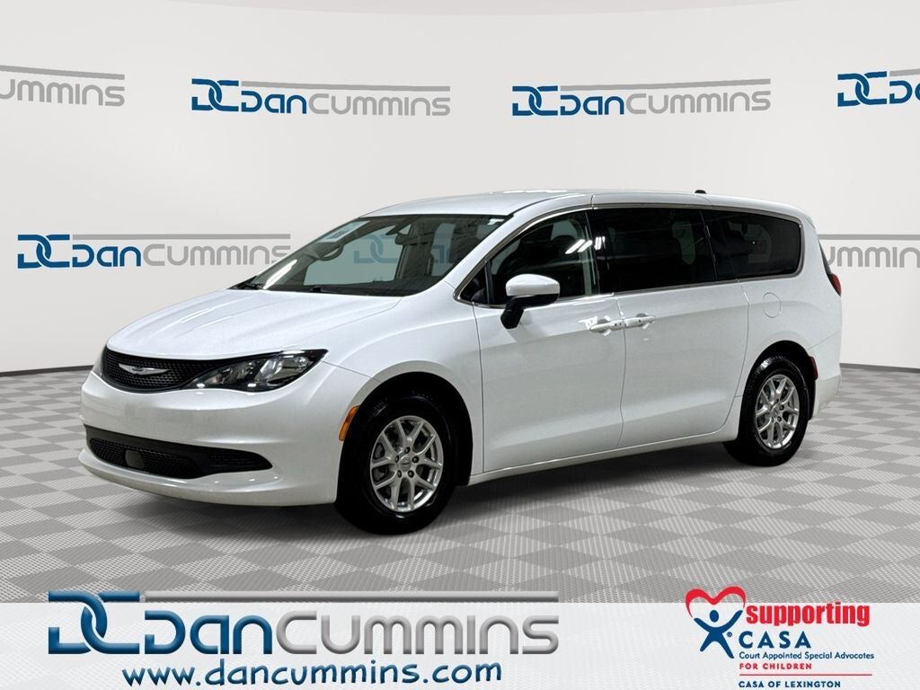 2022 CHRYSLER Voyager