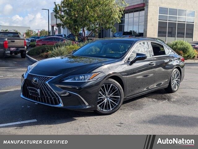 2025 LEXUS ES