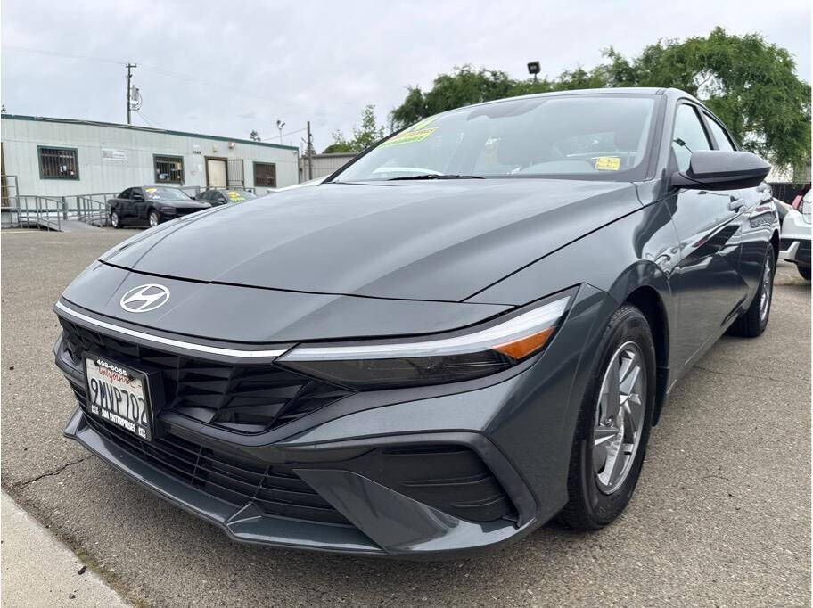 2024 HYUNDAI Elantra