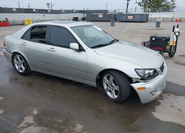 2004 LEXUS IS