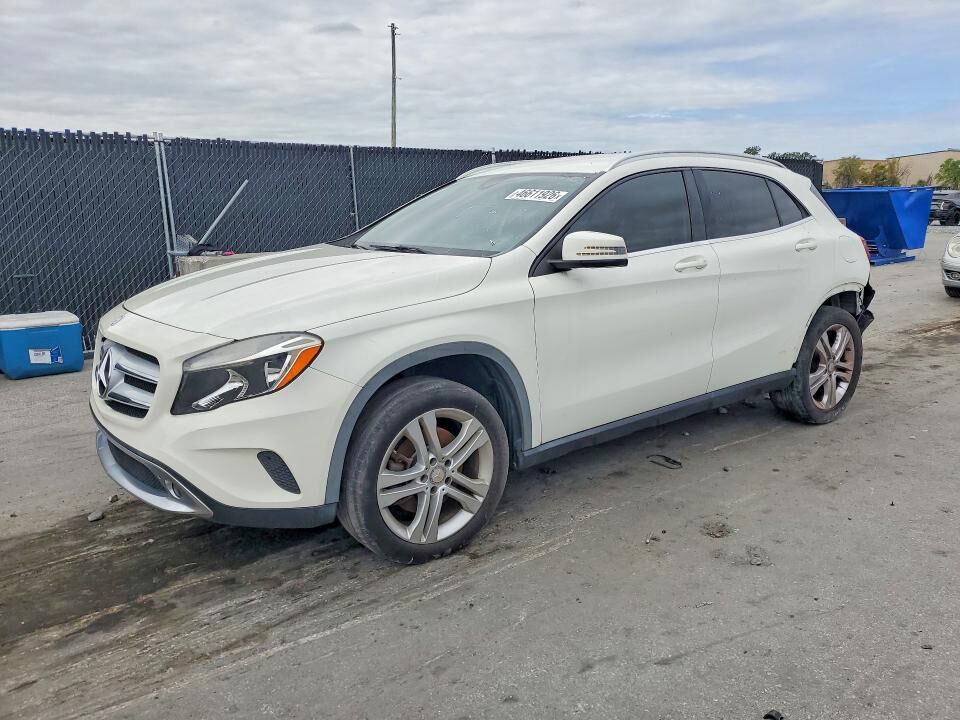 2015 MERCEDES-BENZ GLA-Class