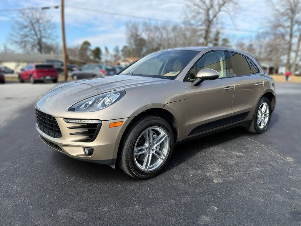 2016 PORSCHE Macan